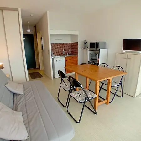 Appartement Avec Terrasse Et Parking à Deux Pas Des Plages - Fr-1-239-563 *